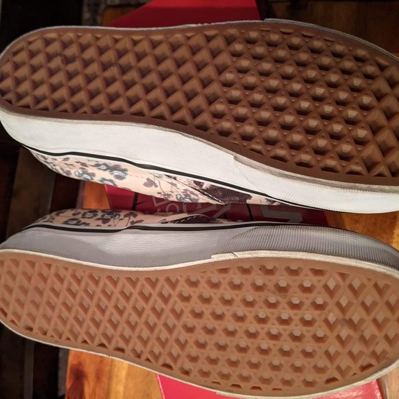 Vans x House of Terror The Shining Grady Twins Classic Slip-ons - Picture 7 of 9